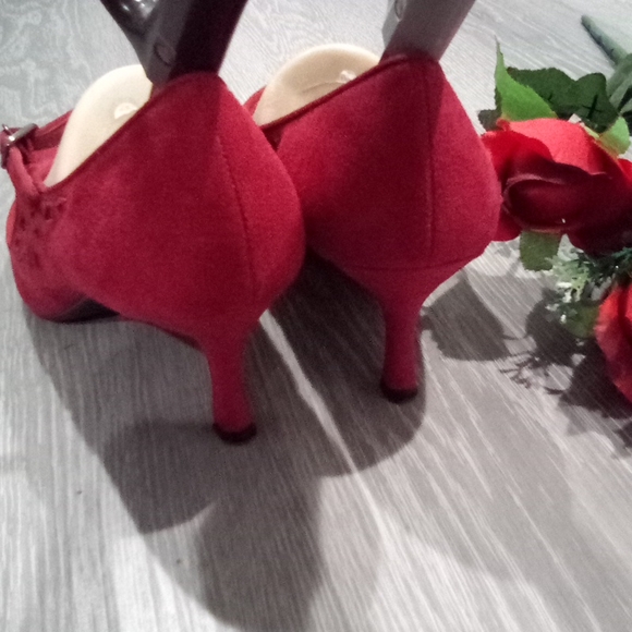 Predictions Lipstick Red Point Toe Kitten Heel Maryjanes - Picture 6 of 16